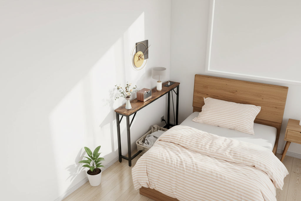 Console étroite gris/marron/noir avec prises, Minimaliste, 1 personne