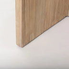 Table d'appoint ronde cannelée en marbre blanc et bois brun clair, 1 pièce